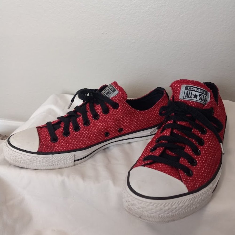 Men's Converse All Star Chuck Taylor Low Rise Red and White Woven Men's Size 9